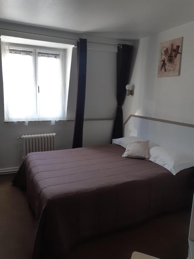 Hotel De La Croix De Malte แชร์บูร์ก อ็อง กงต็องแต็ง ภายนอก รูปภาพ