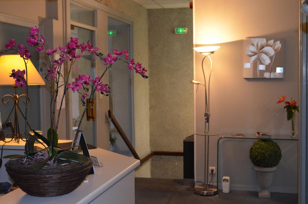 Hotel De La Croix De Malte แชร์บูร์ก อ็อง กงต็องแต็ง ภายนอก รูปภาพ